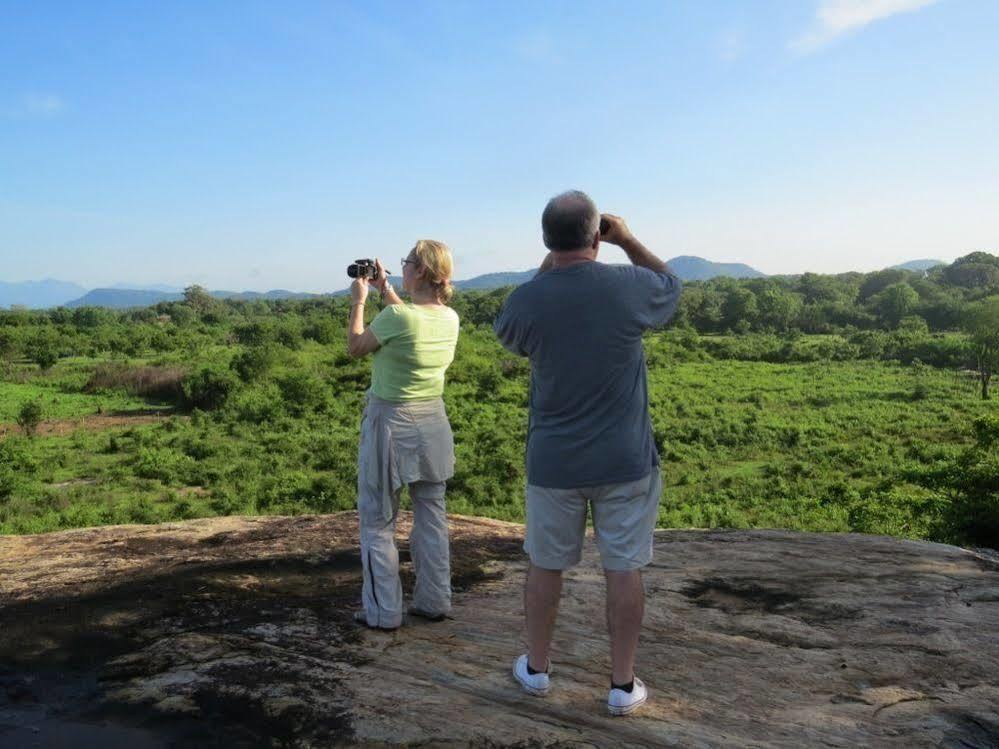 Mahoora Tented Safari Camp Udawalawe Dış mekan fotoğraf